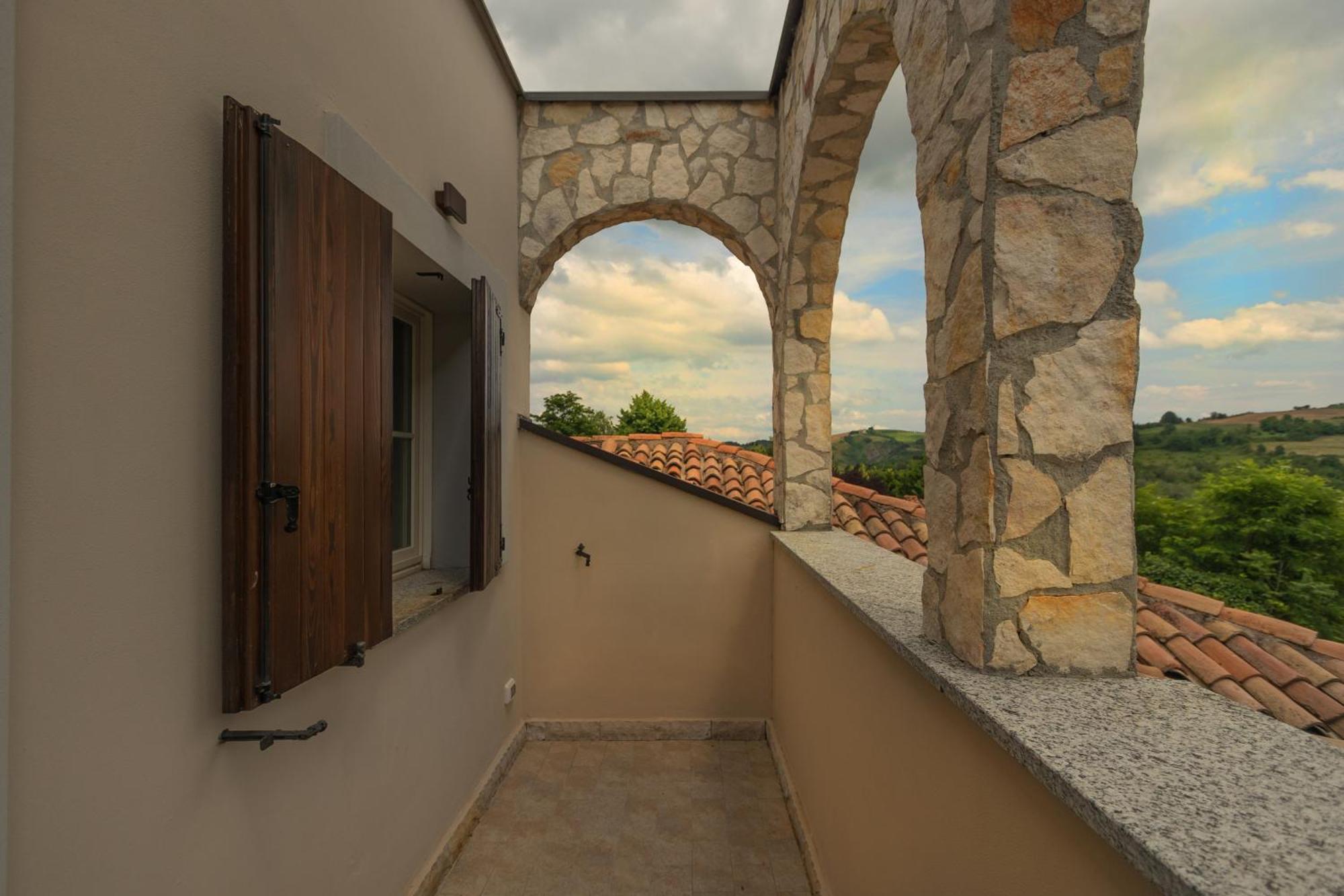 Luce Boutique Hotel Fortunago Exterior foto